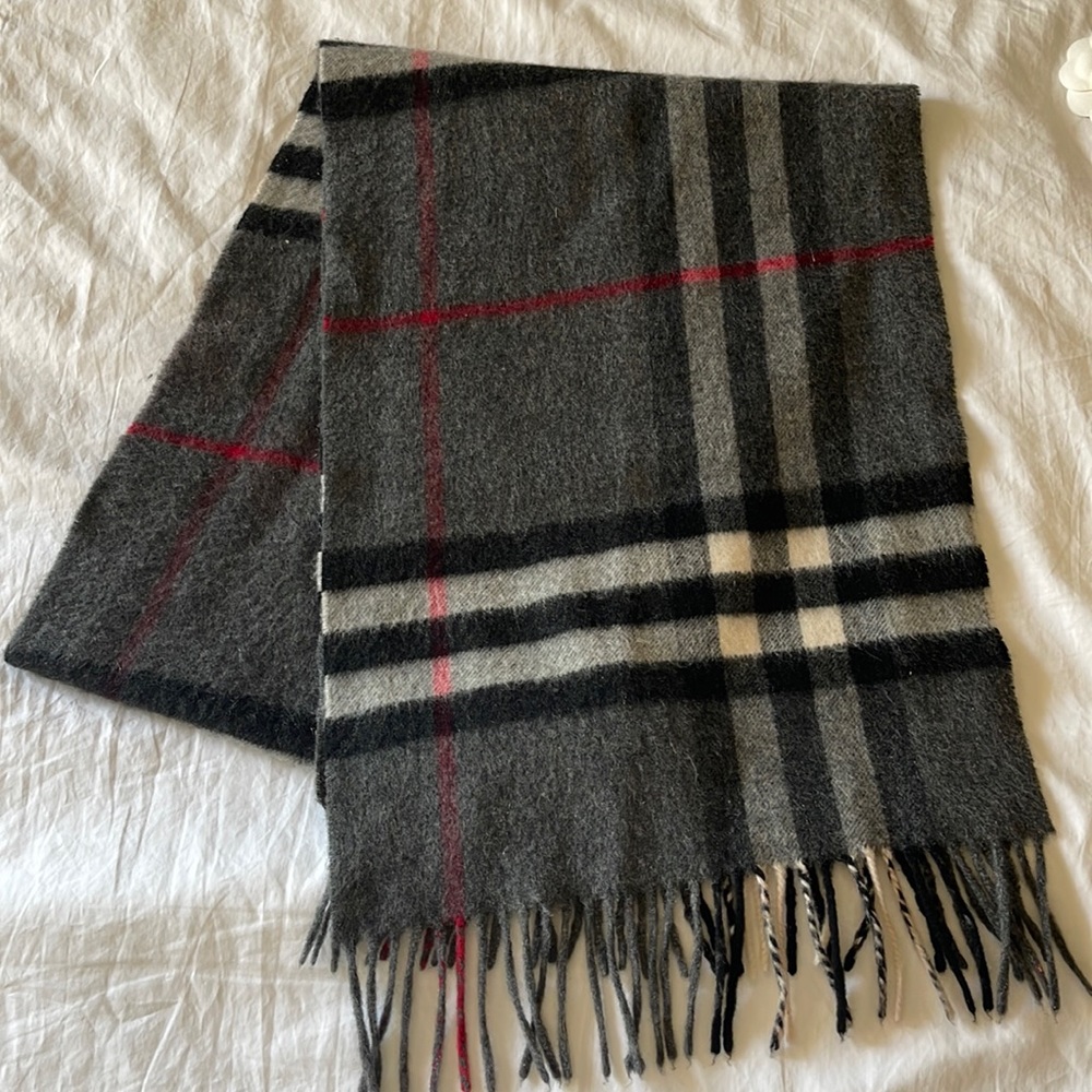BURBERRY Cashmere scarf charcoal